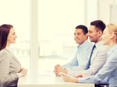 Warum Unternehmen auf Headhunter setzen sollten