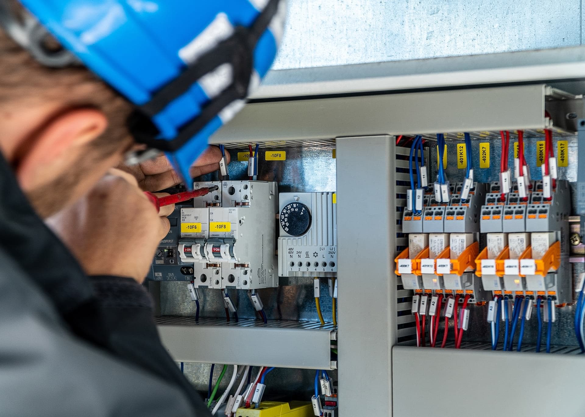 Effizienter und schneller Elektriker Notdienst in der Nähe für Ihre Elektroinstallationen